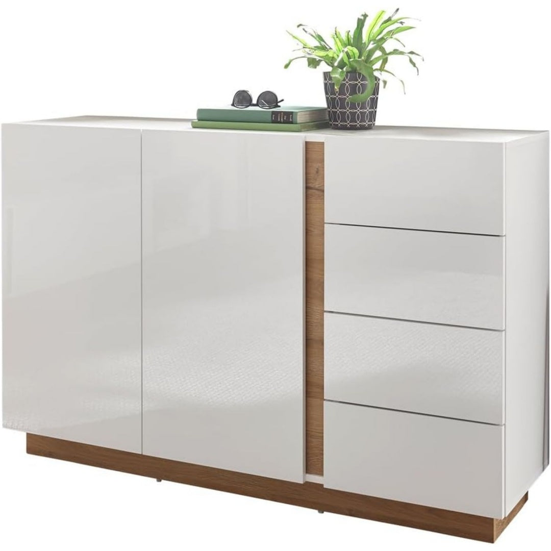 Grifflose Fronten und sanft schliessende Fronten an dem Sideboard