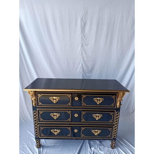 Schubladen praegen das Sideboard in Schwarz und Gold