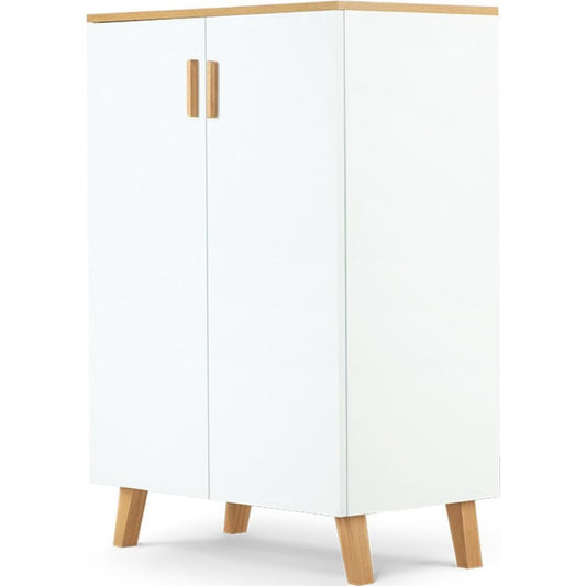 Sideboard verbindet verstellbare Ablagen und beschichtete Flaechen