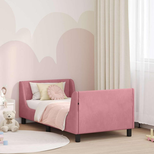 Das Bettgestell nimmt mit 80 x 160 cm Gestalt an