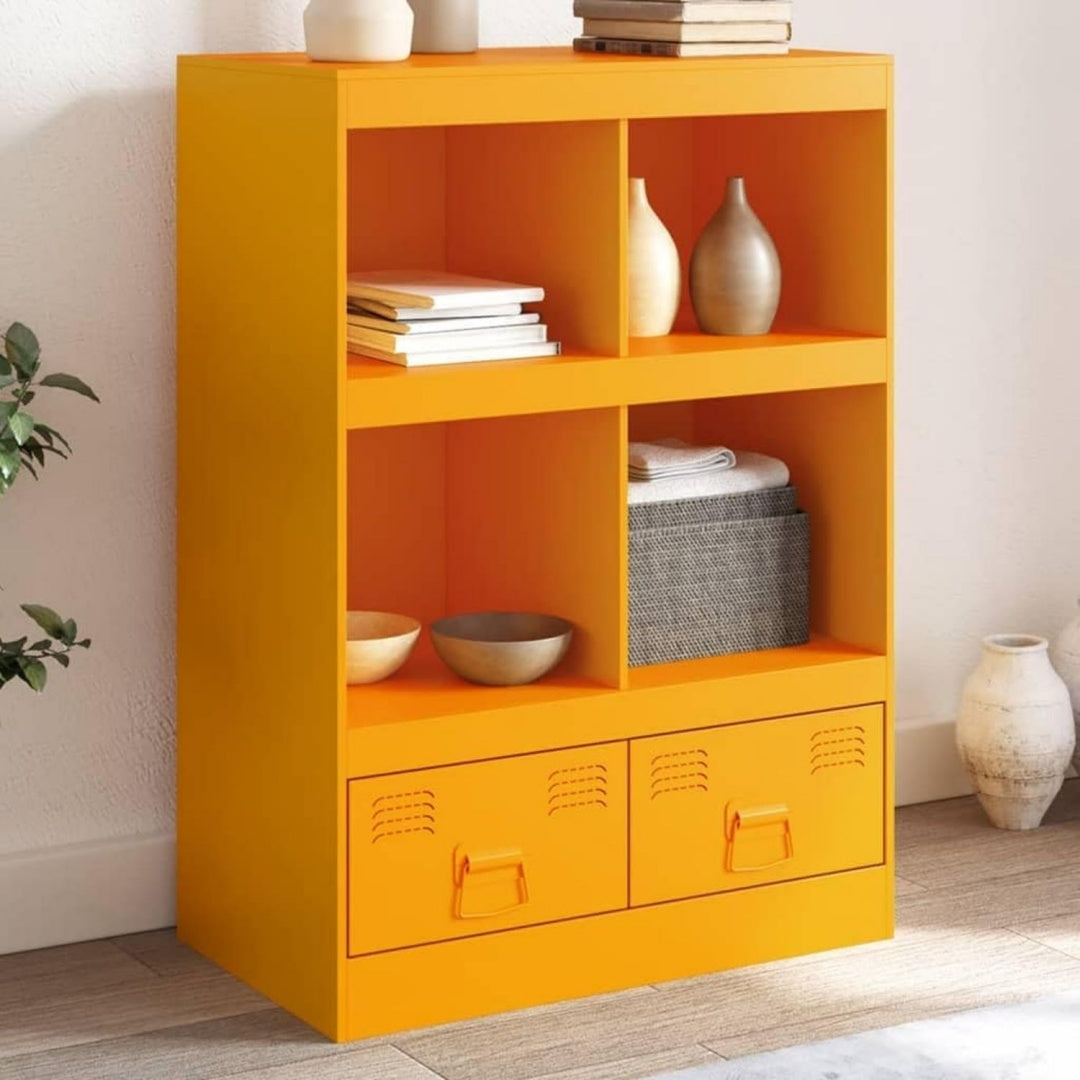 2 Schubladen und Metallgriffe an dem Sideboard
